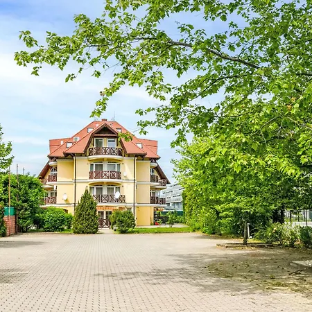 Charlie By Interhome