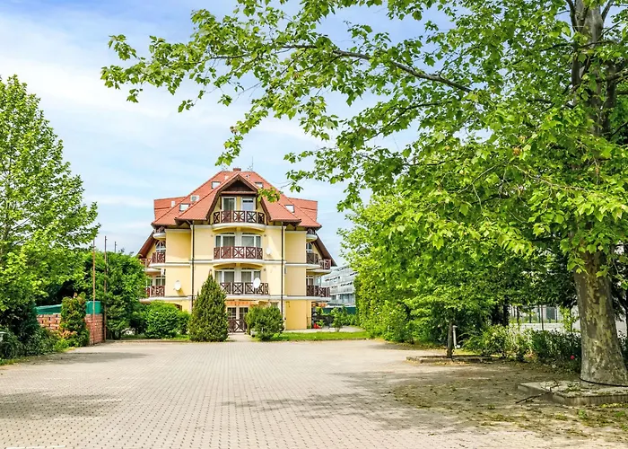 Charlie By Interhome